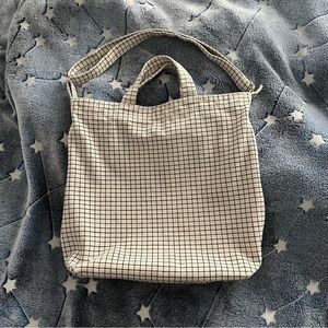 baggu duck tote in natural grid